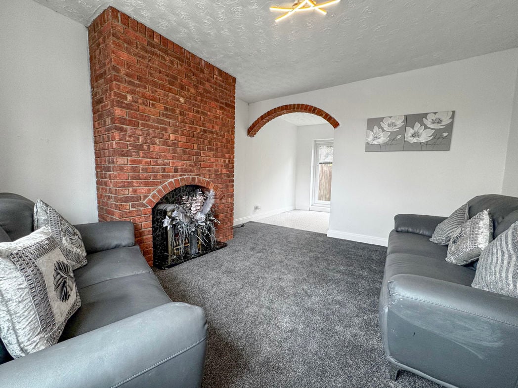 Property image 2 of 9