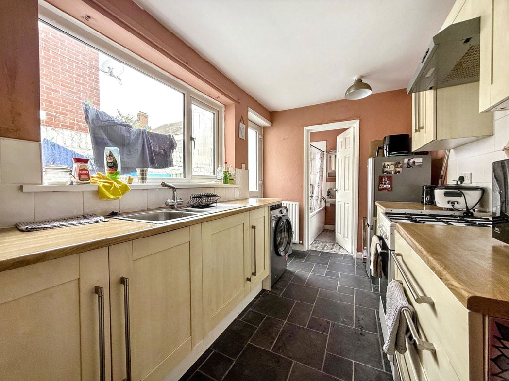 Property image 8 of 16