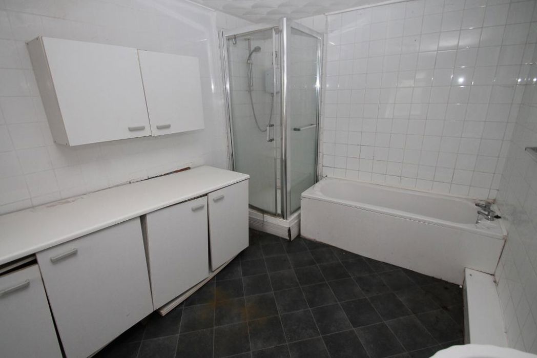Property image 8 of 19