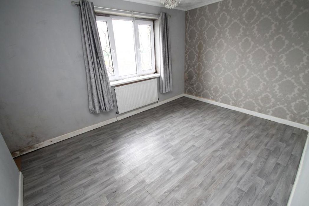 Property image 10 of 19
