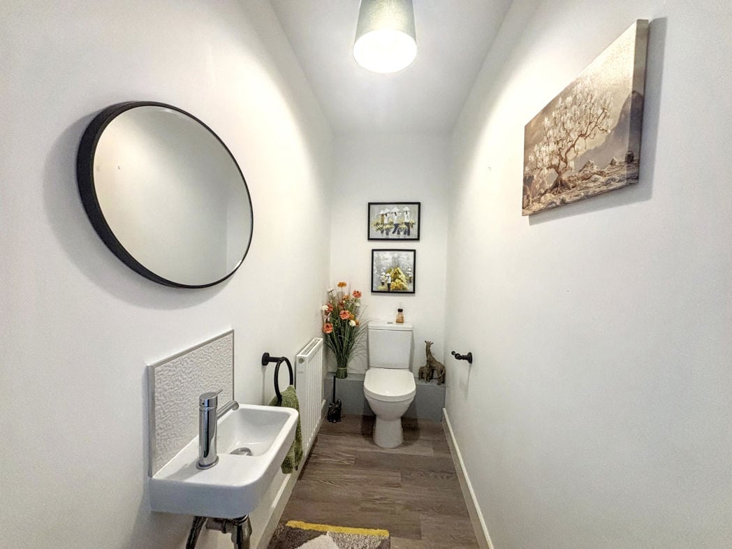 Cloakroom/WC