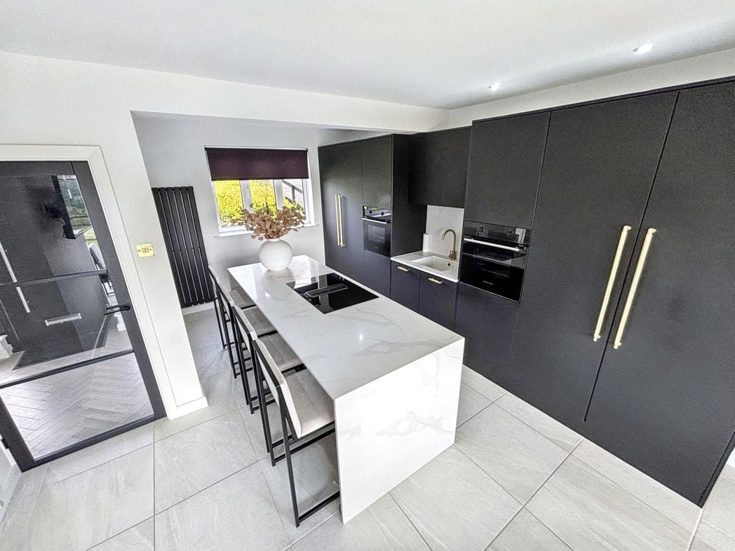 Property image 4 of 27
