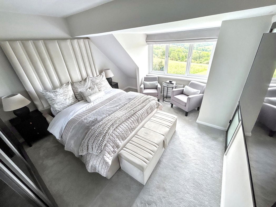 Property image 12 of 27