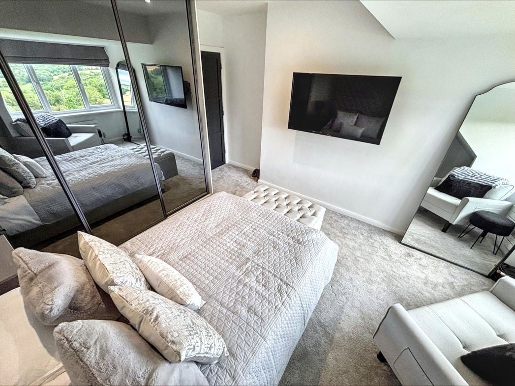 Property image 17 of 27