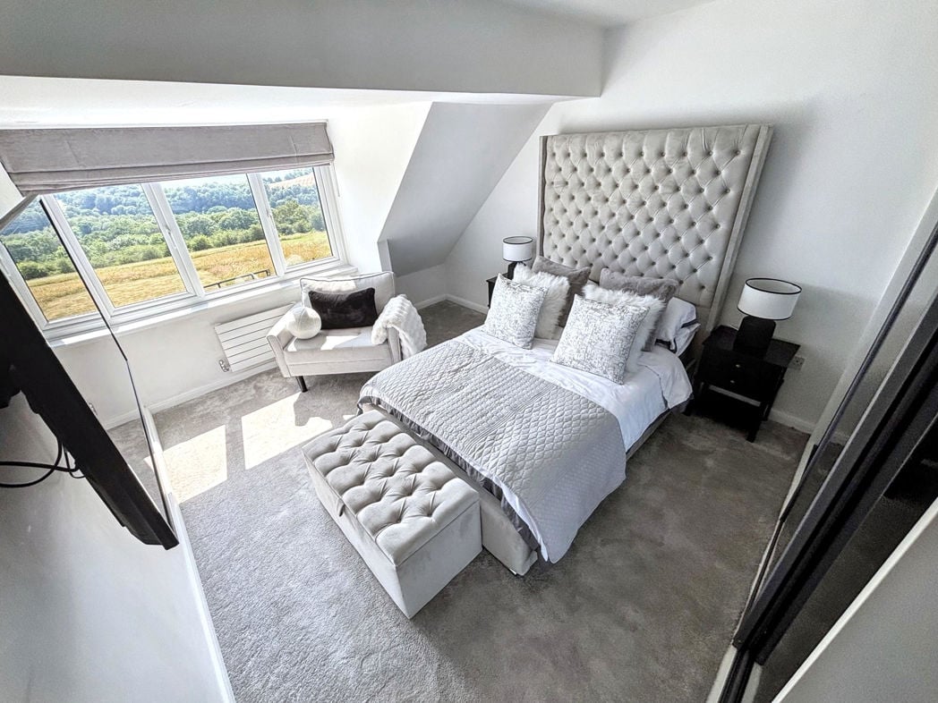 Property image 16 of 27