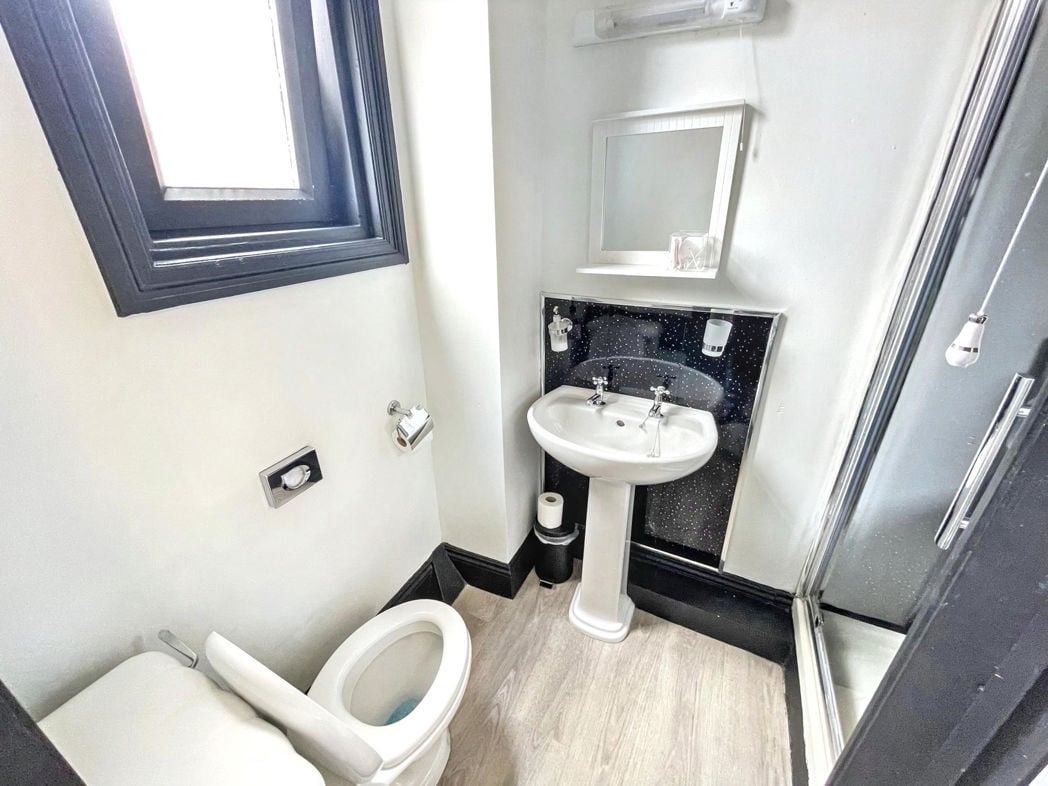 Bedroom Three en-suite
