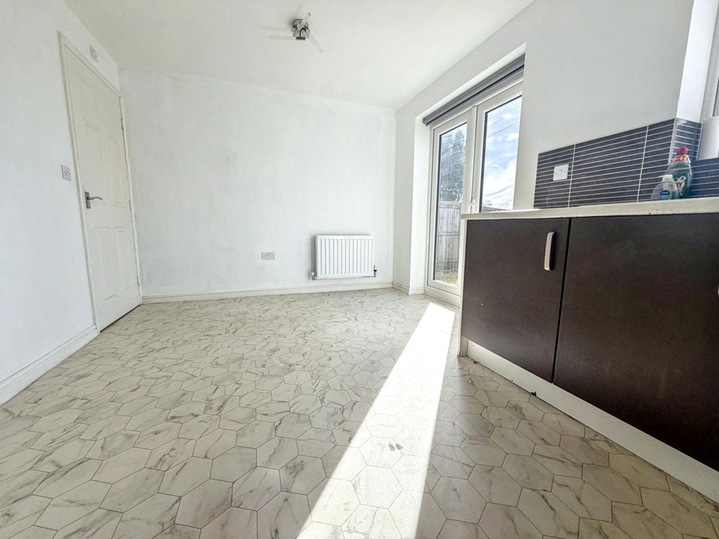Property image 8 of 20