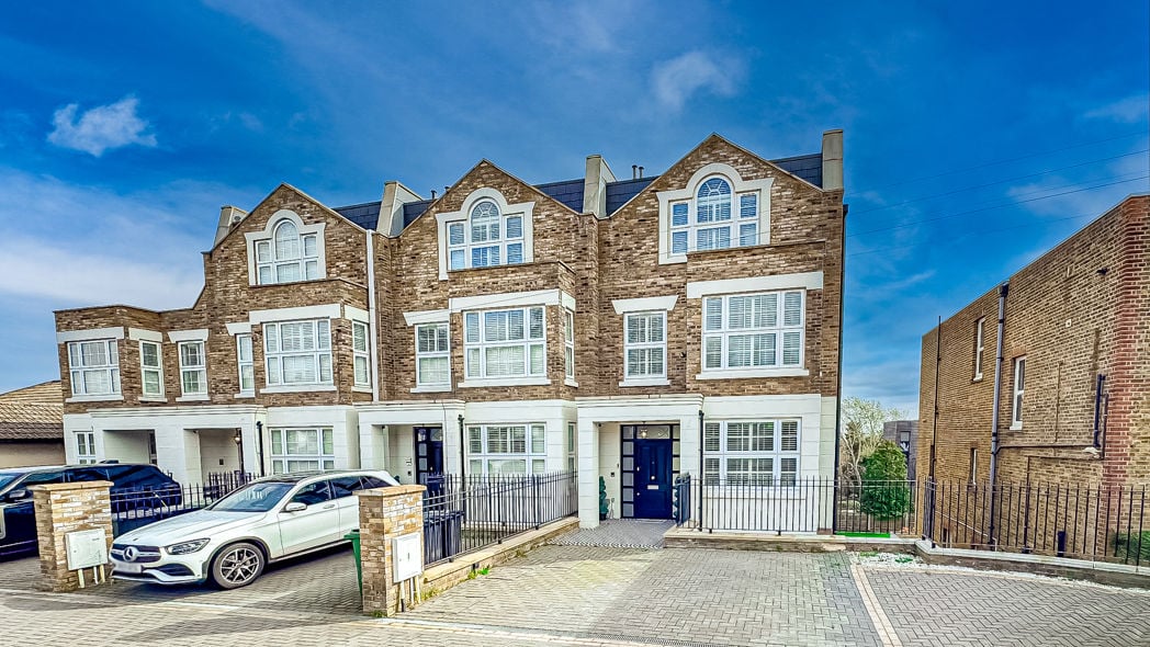 Property image 1 of 21