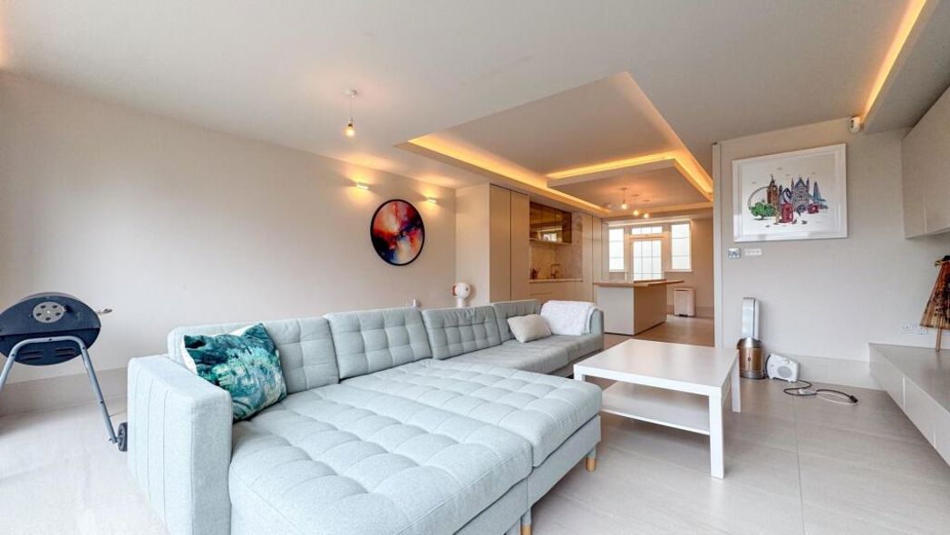 Property image 6 of 21