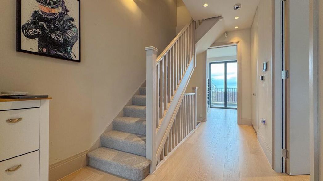 Property image 8 of 21