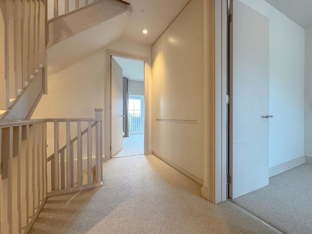 Property image 12 of 21