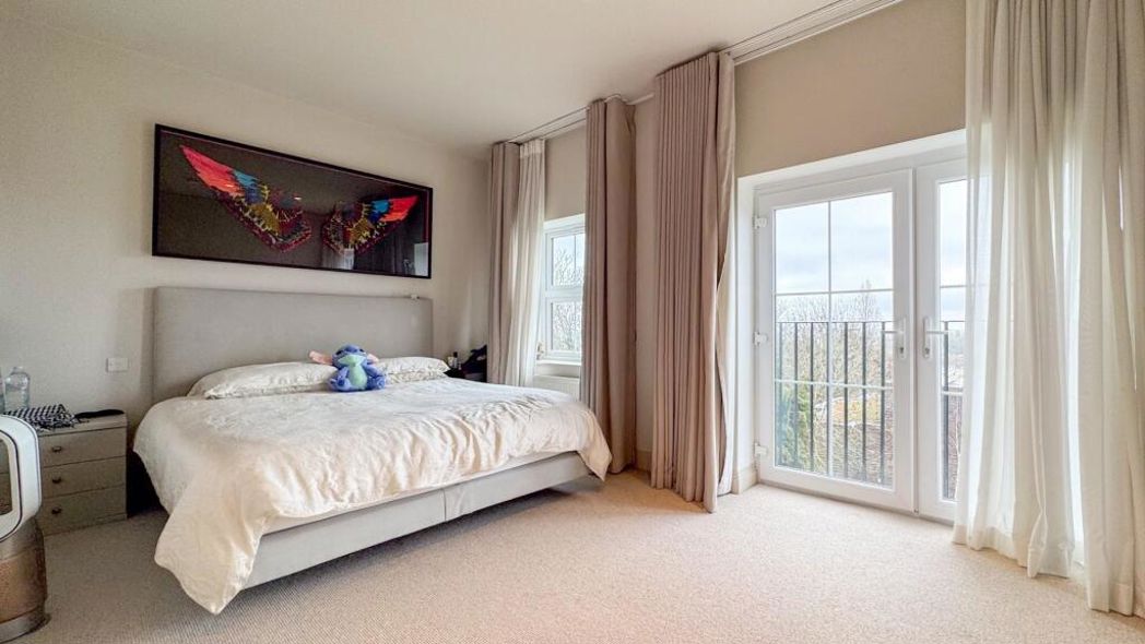 Property image 13 of 21