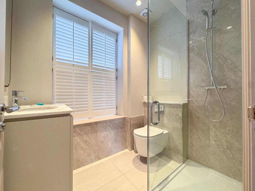 Property image 16 of 21