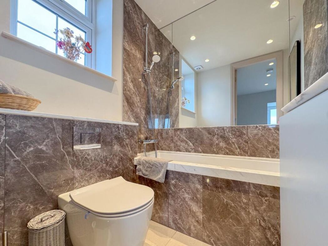 Property image 19 of 21