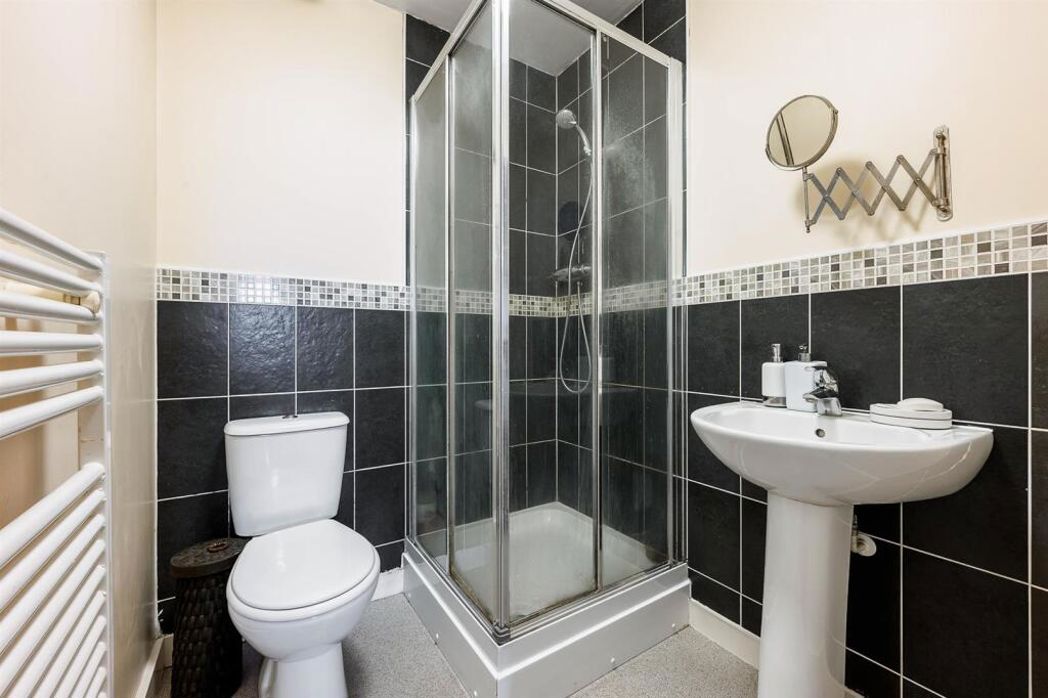 Property image 8 of 9