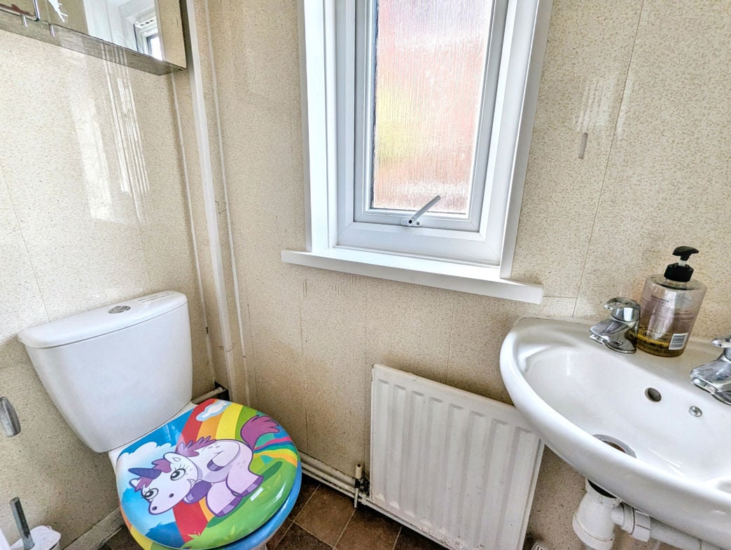 Property image 9 of 23