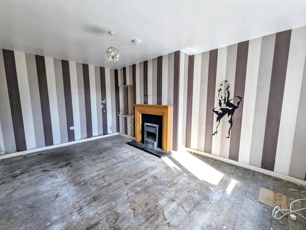 Property image 3 of 23