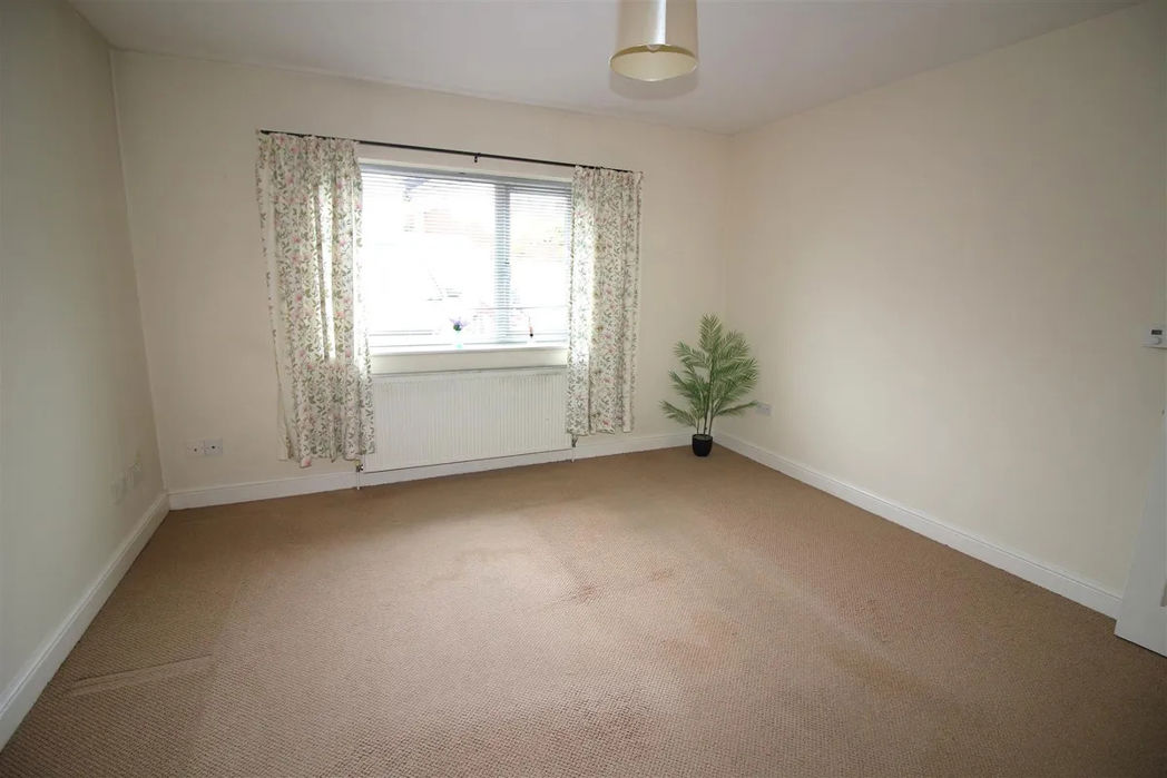 Property image 2 of 8