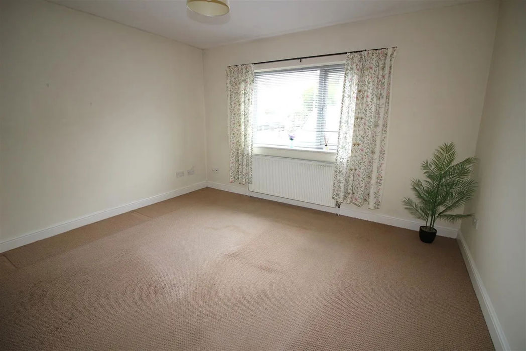 Property image 4 of 8