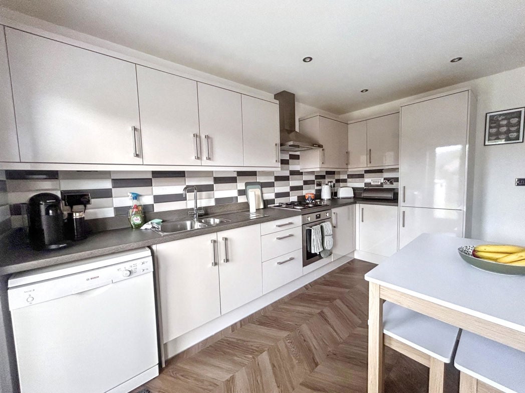 Property image 4 of 16