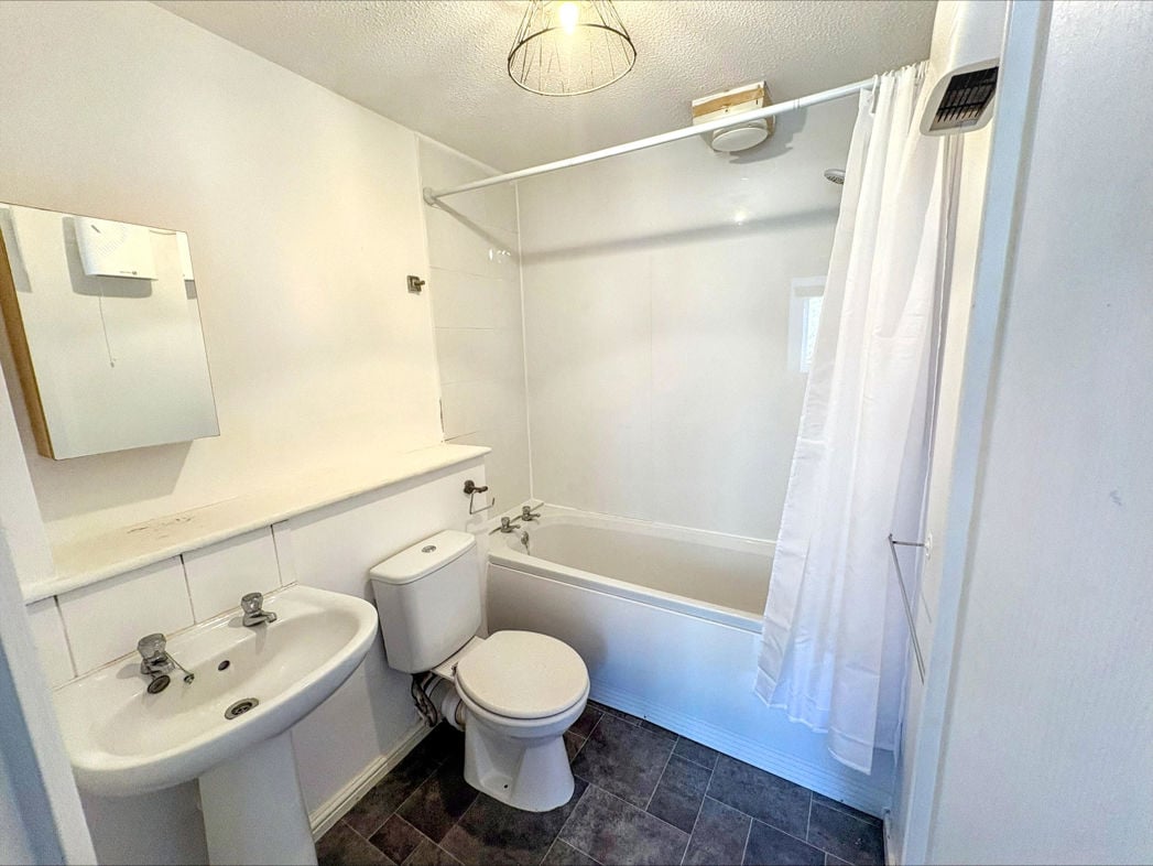 Property image 6 of 11