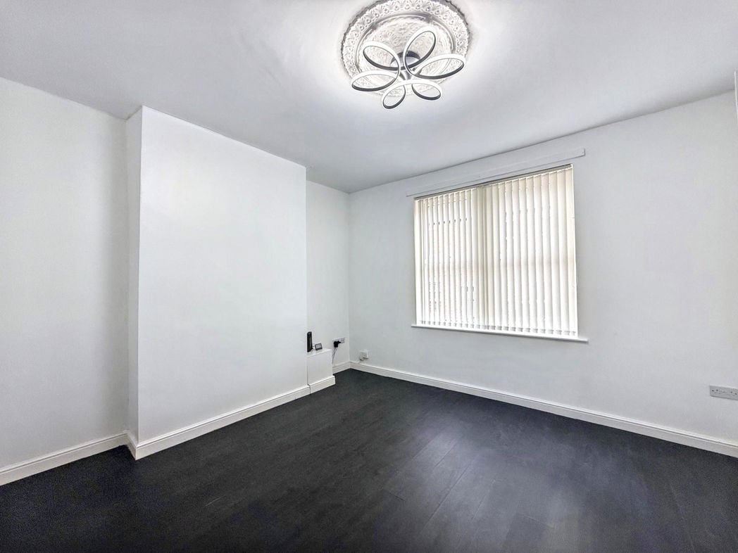 Property image 2 of 8