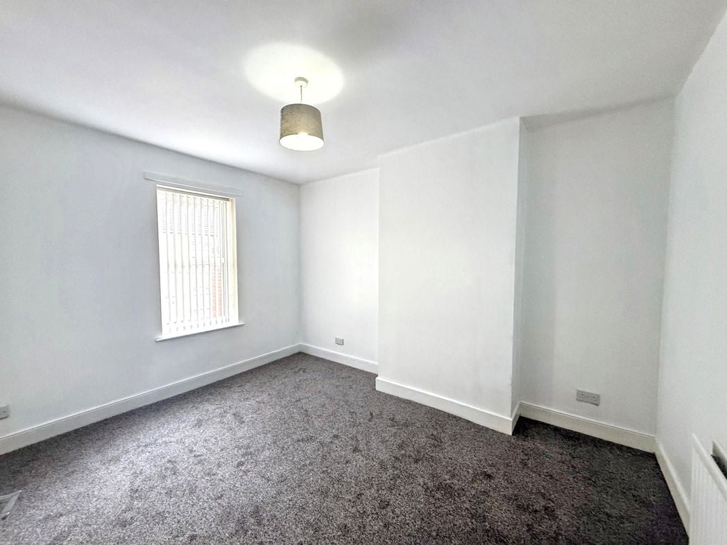 Property image 5 of 8