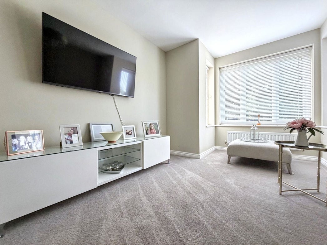 Property image 10 of 34