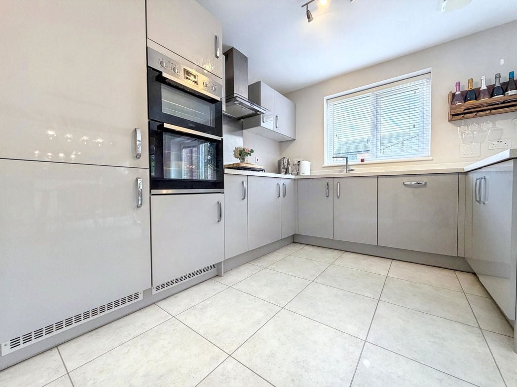 Property image 13 of 34