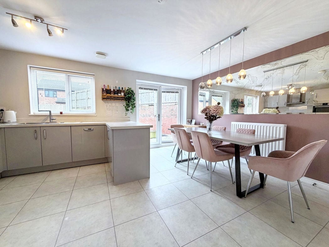 Property image 3 of 34