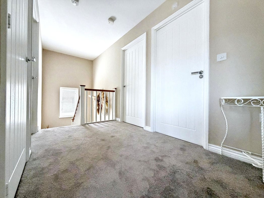 Property image 16 of 34