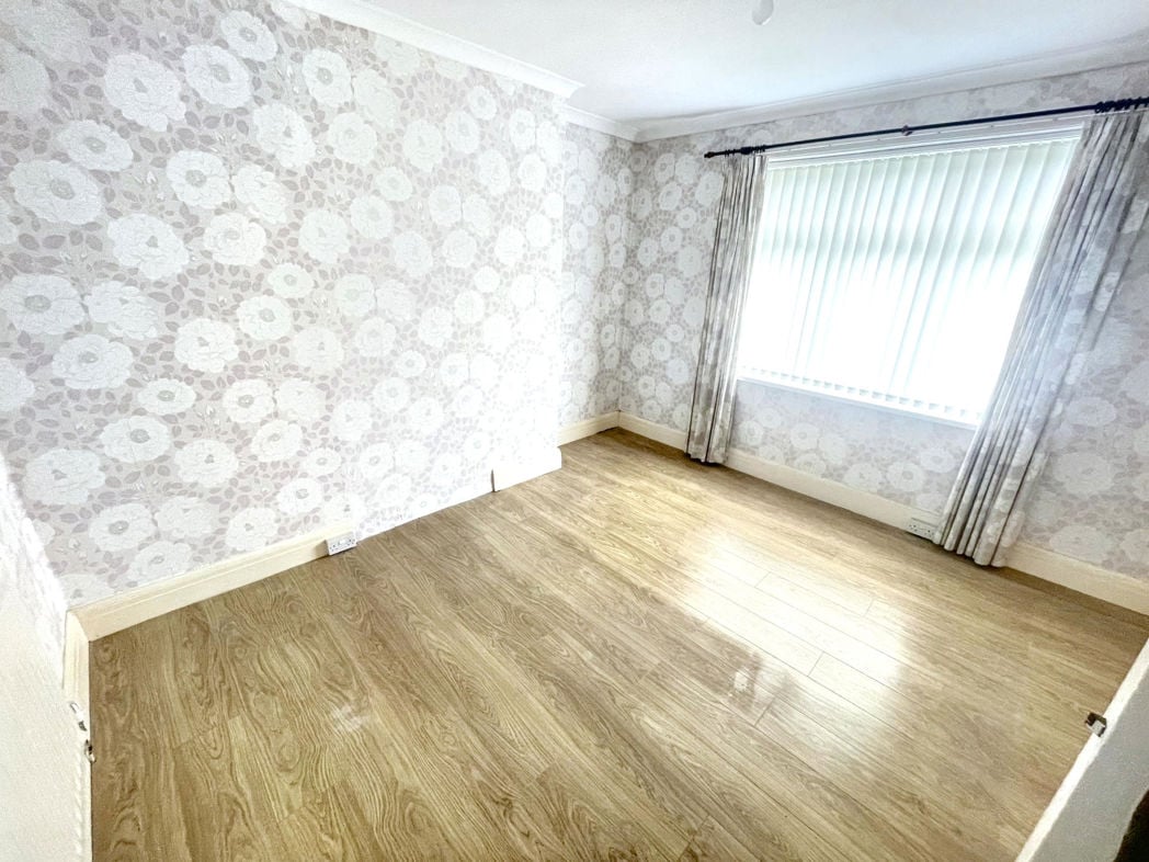 Property image 6 of 9