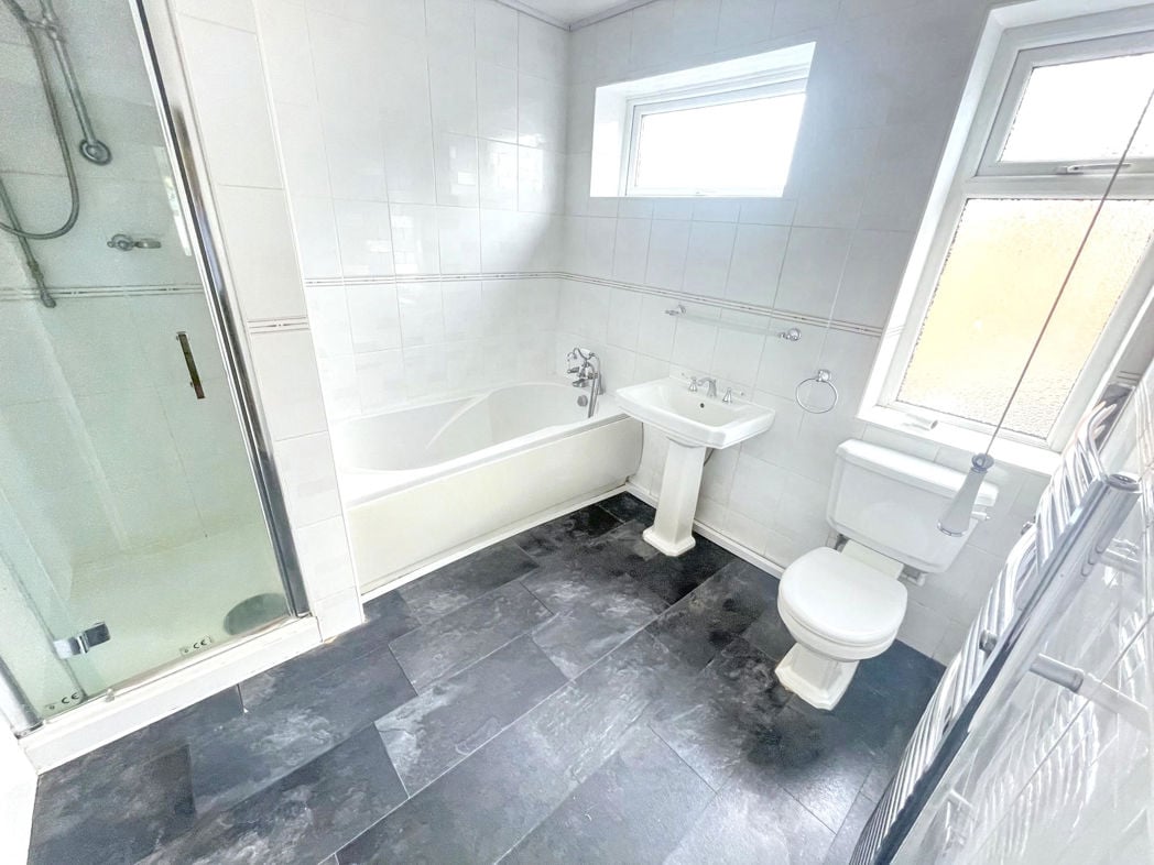 Property image 8 of 9