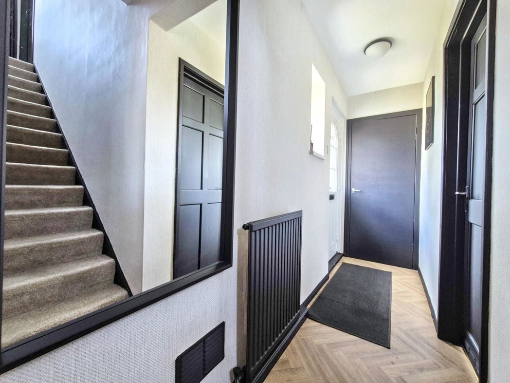 Property image 4 of 18