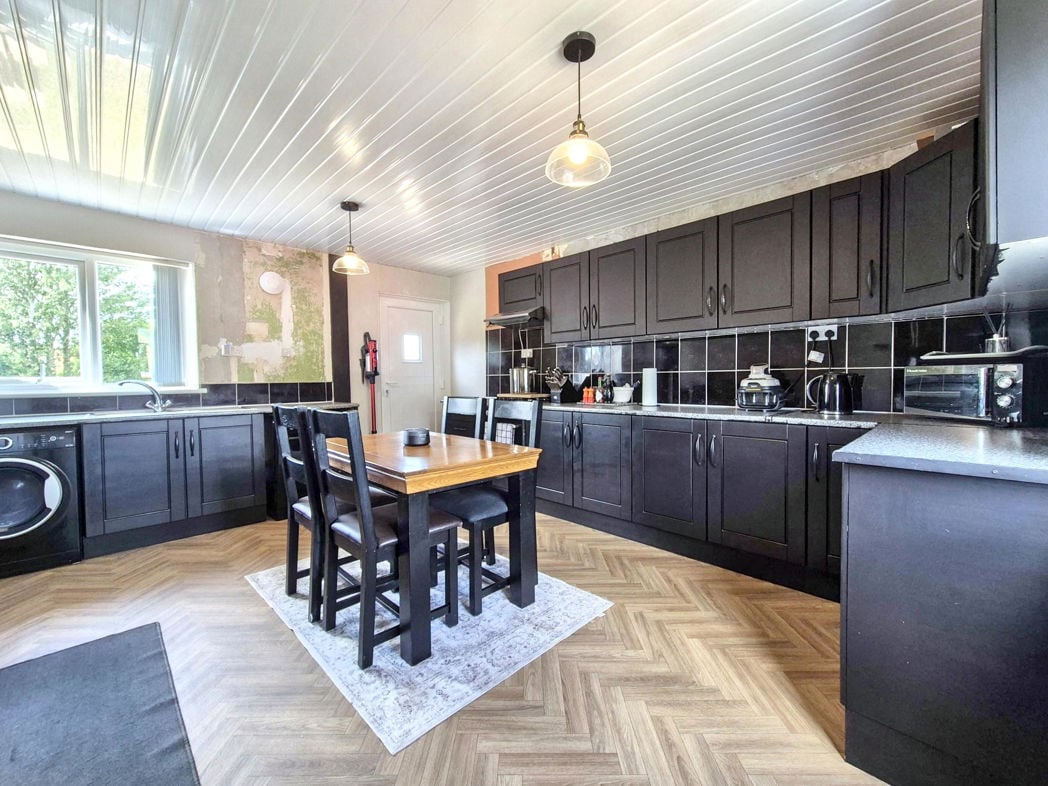 Property image 7 of 18