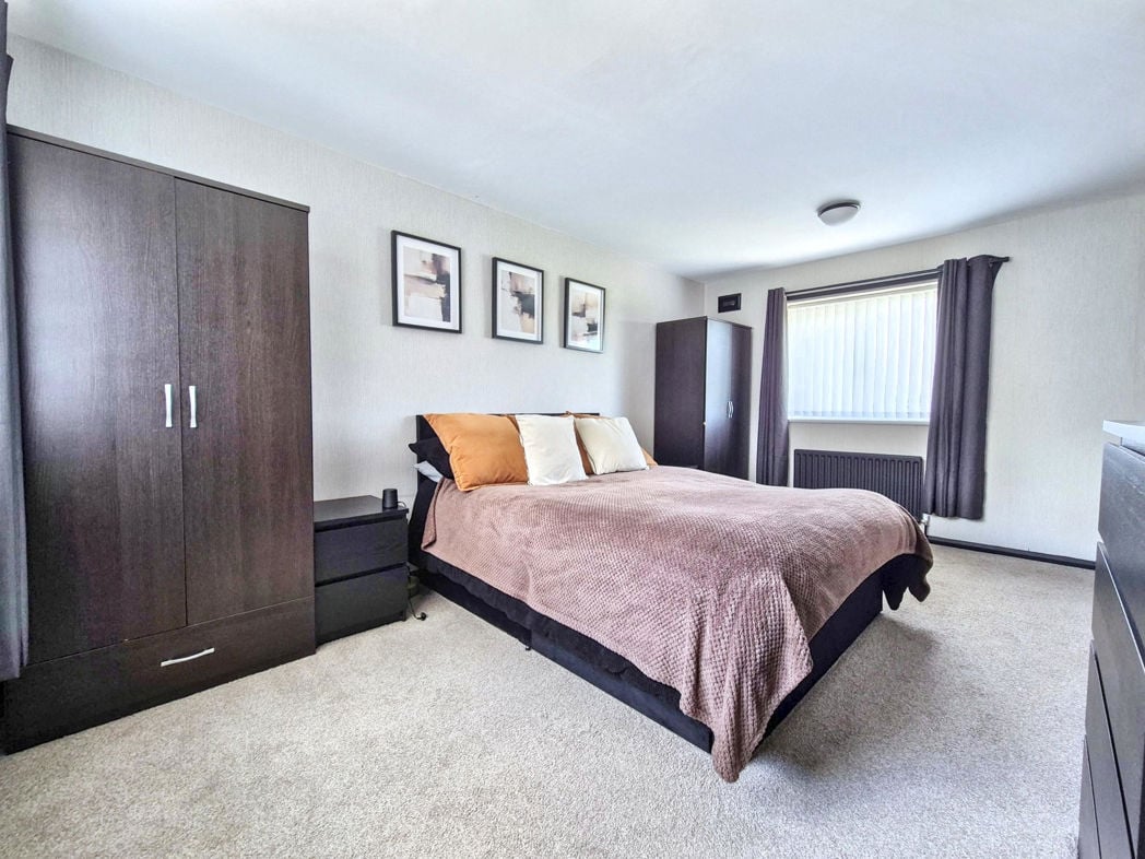 Property image 11 of 18
