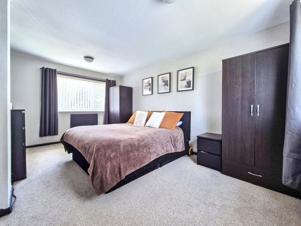 Property image 3 of 18