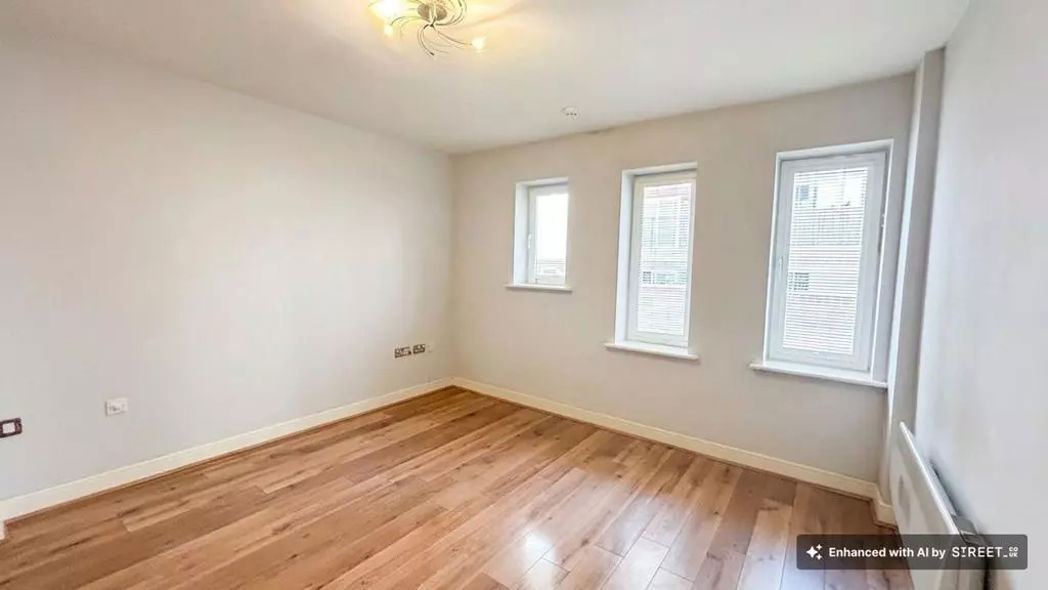 Property image 4 of 12