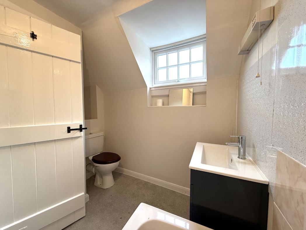 Property image 11 of 11