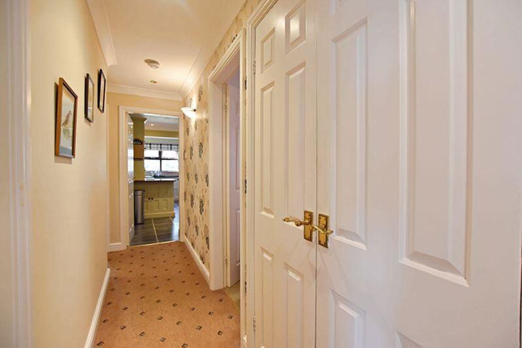 Property image 11 of 23