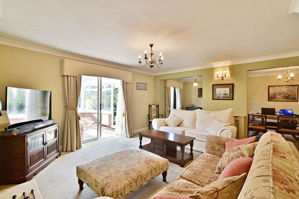 Property image 4 of 23