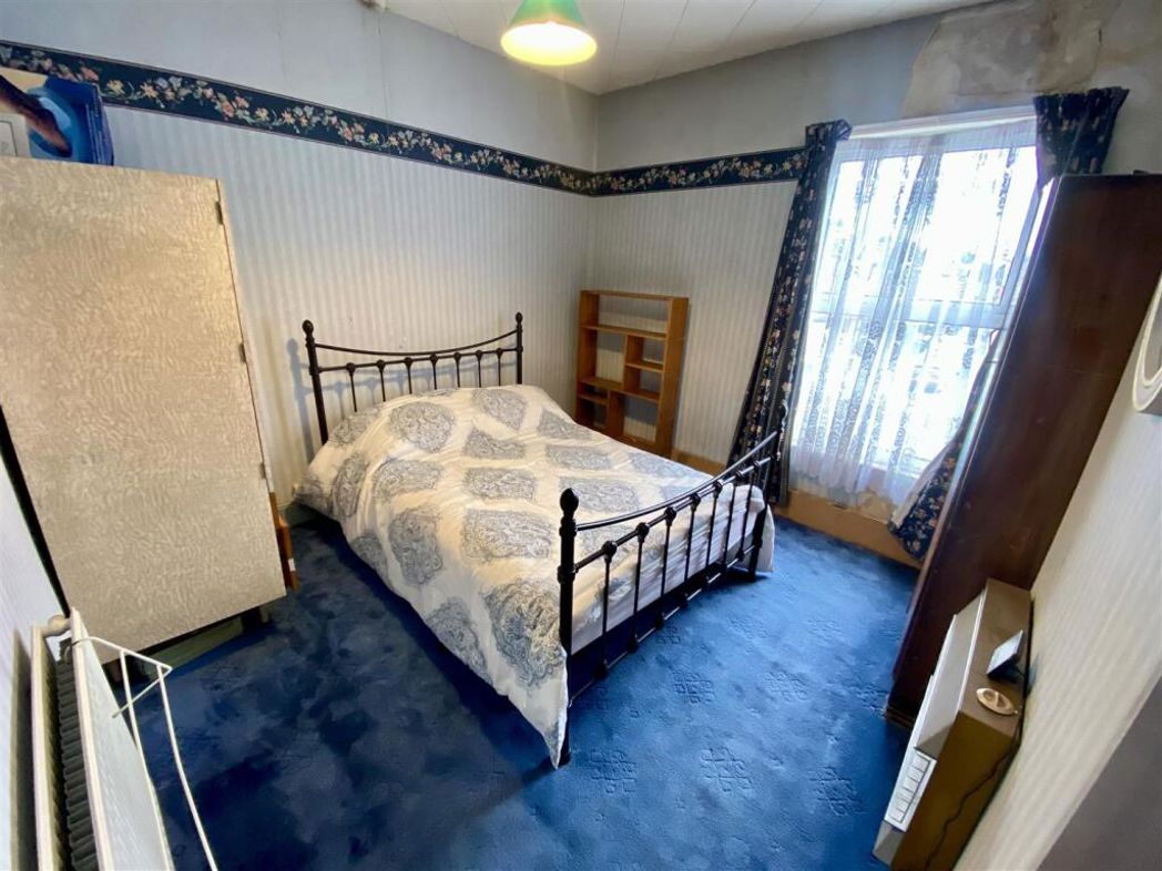 Property image 5 of 8