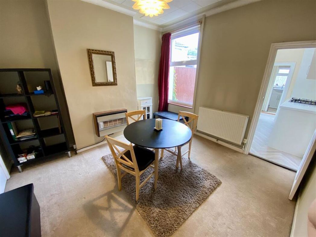 Property image 4 of 8