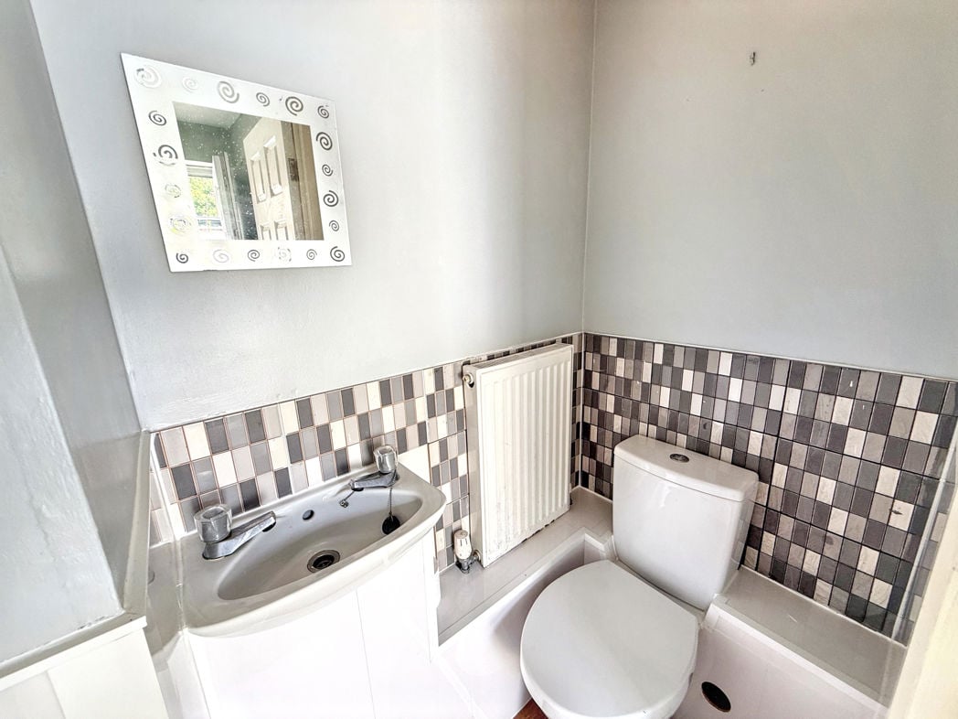 Cloakroom / WC