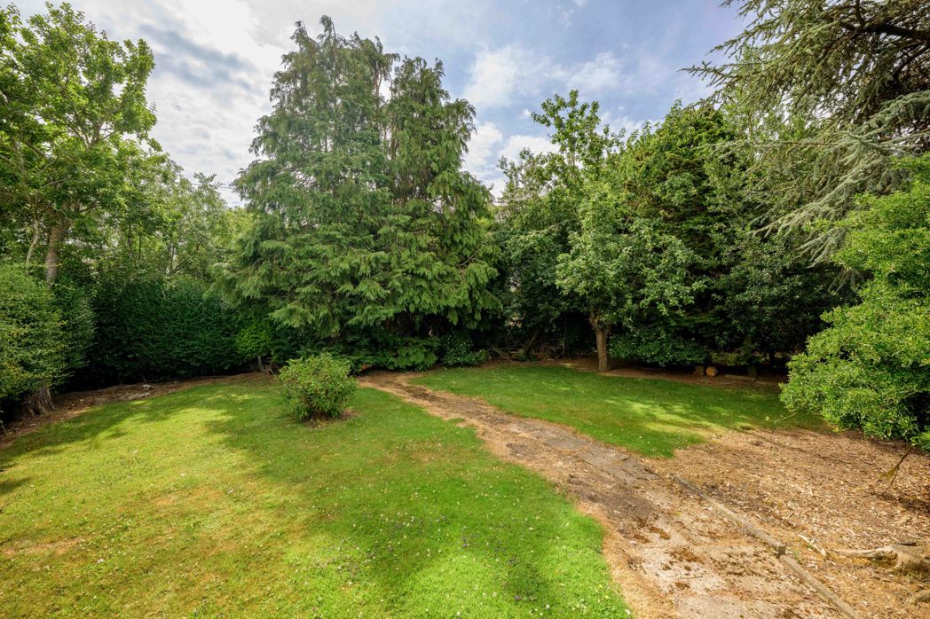 Property image 9 of 26