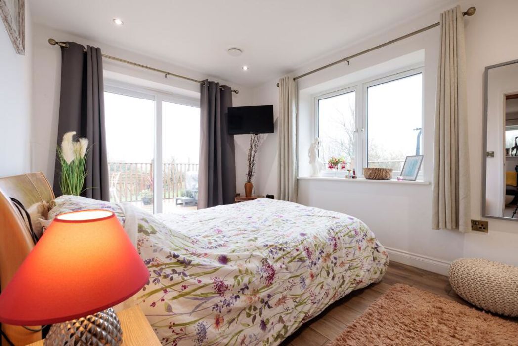 Property image 8 of 21