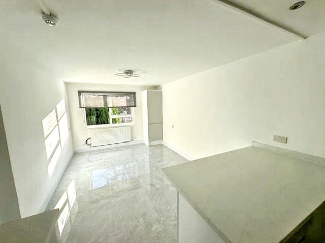 Property image 10 of 27
