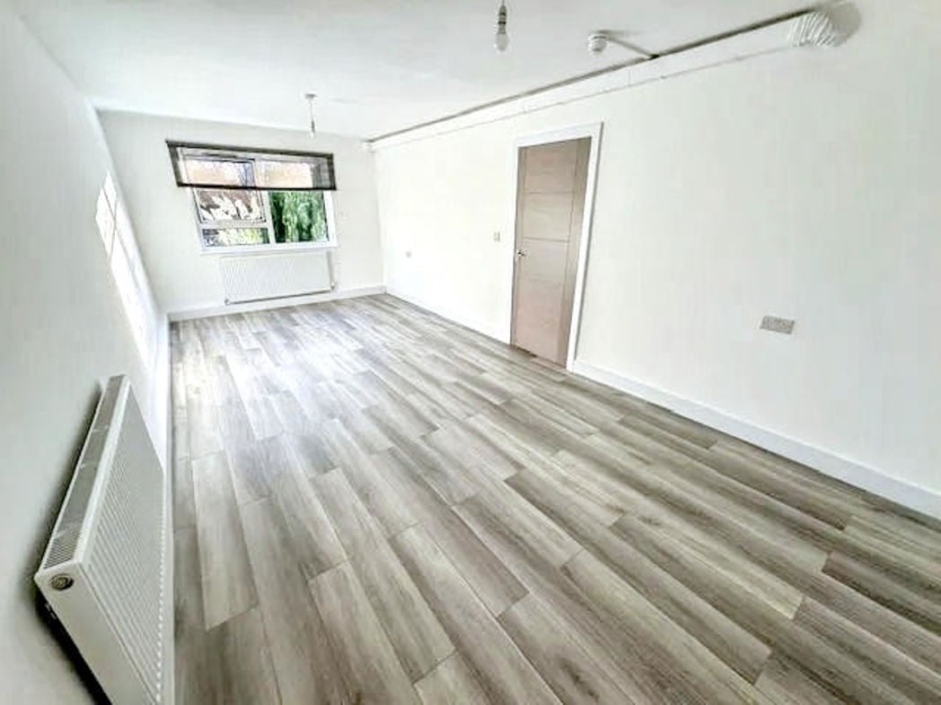 Property image 15 of 27
