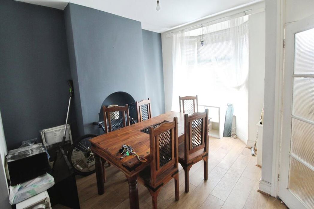 Property image 4 of 8