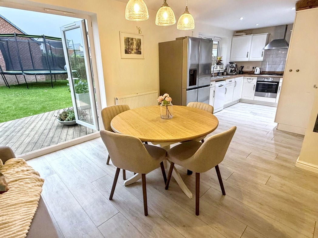 Kitchen/dining
